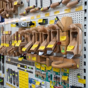 Hoblíky v železářství Břenda Praha